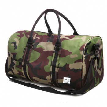 Qualified BSCI factory supply woodland camouflage duffle bags workout gym bags